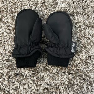 Toddler snow gloves